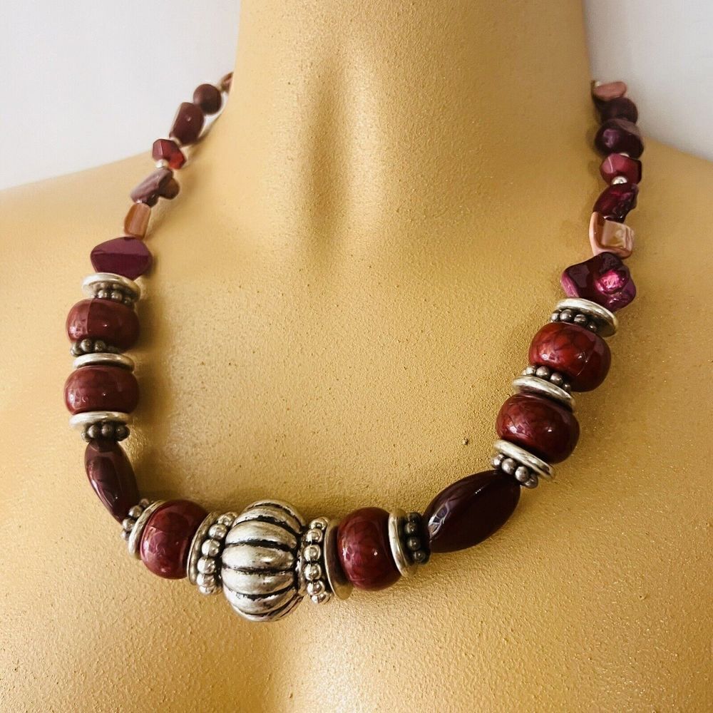 Vintage Lucite Necklace Wine Red Burgundy Silver Chunky Beads Shell  PRETTY 1401